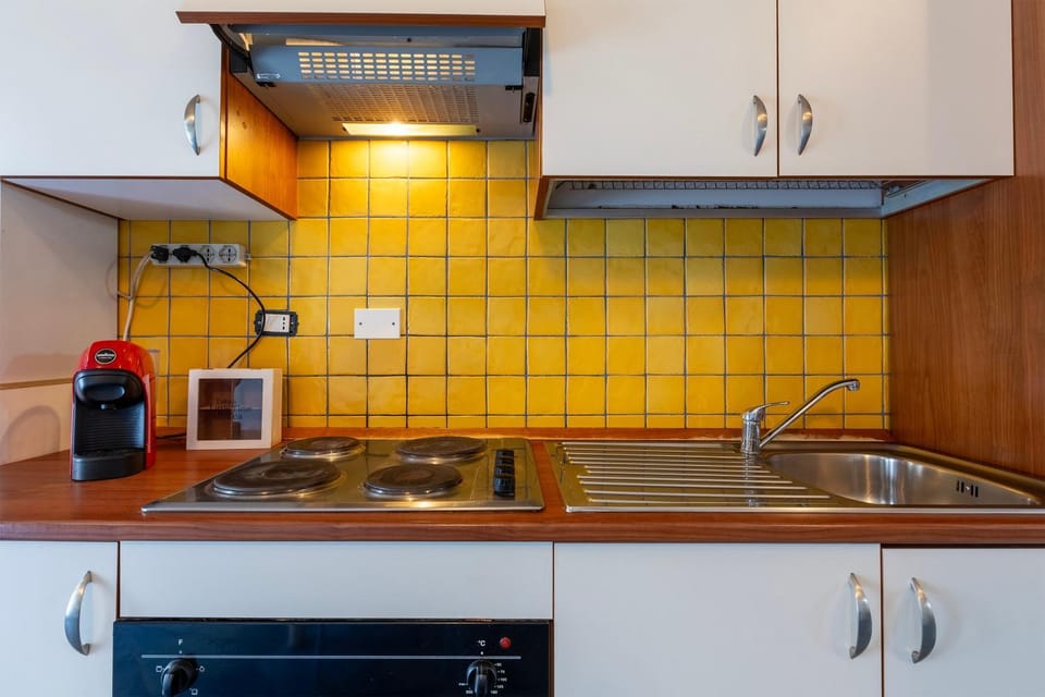 Kitchen or kitchenette, Living room