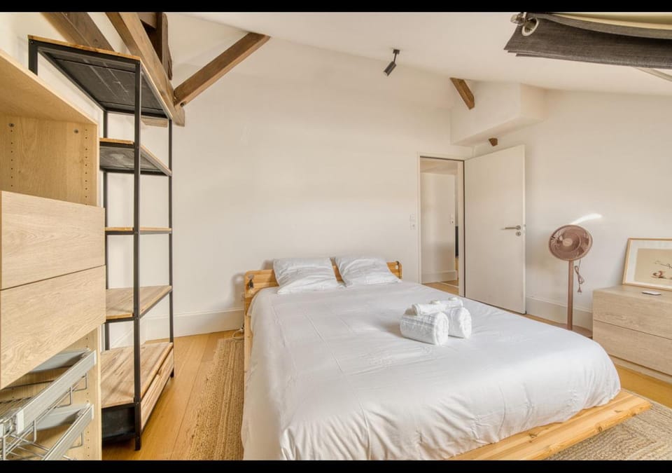 Bed, Photo of the whole room, Bedroom, towels, wardrobe