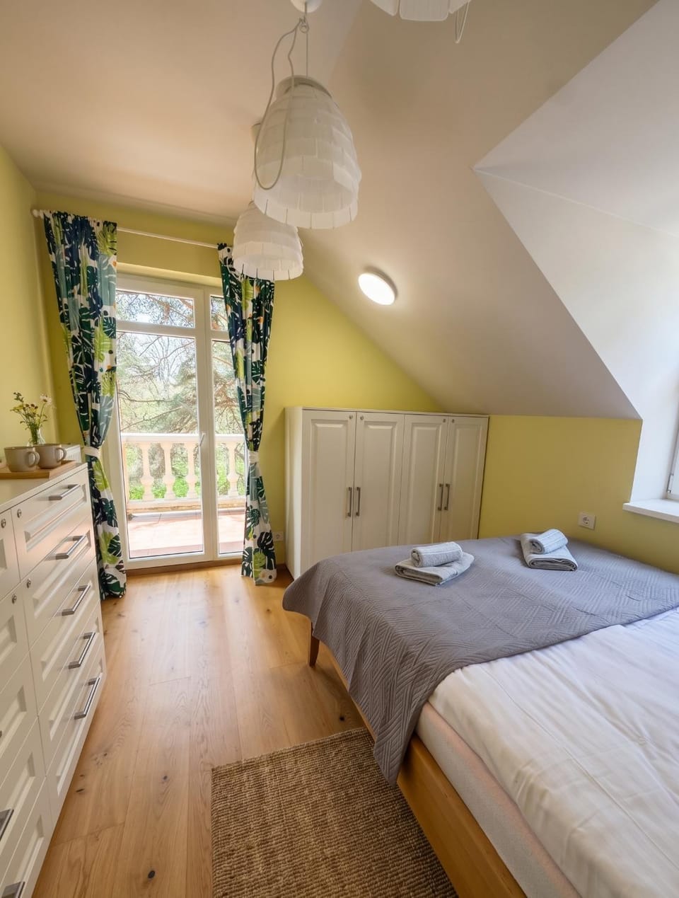 Bed, Photo of the whole room, Bedroom, towels, wardrobe