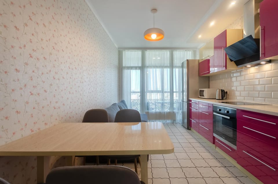 Dining area, oven, pet friendly, stove, kitchen