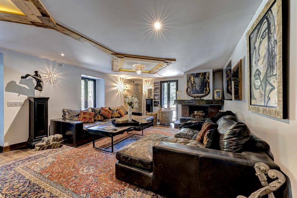 Communal lounge/ TV room