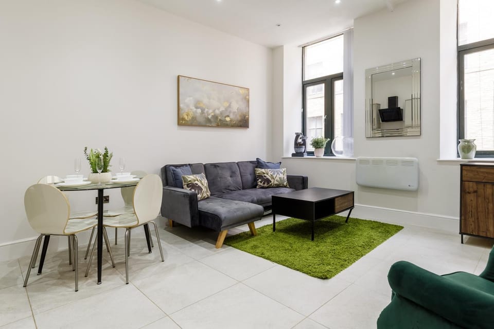 Modern City Centre Ground Floor - Apt 6 Apartment in Bradford