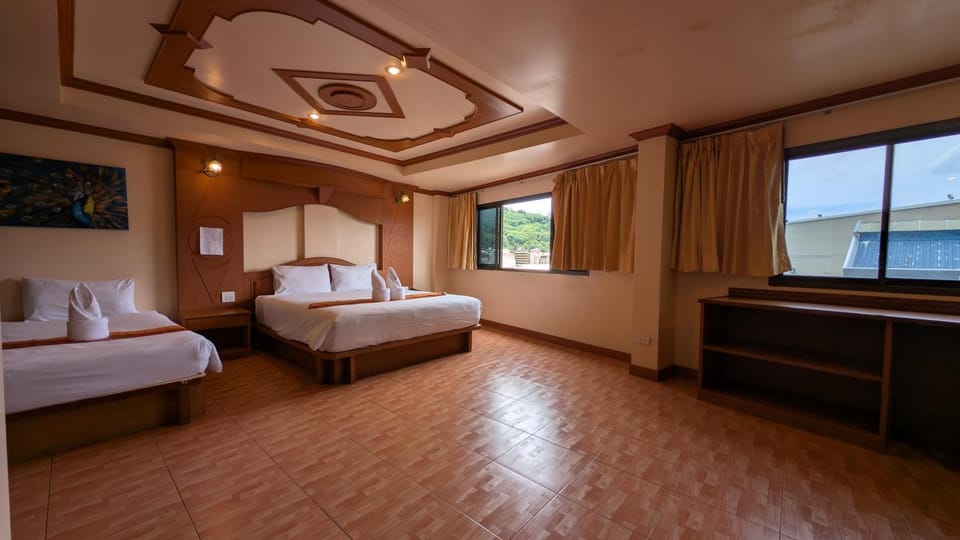 Bed, Natural landscape, Photo of the whole room, Bedroom