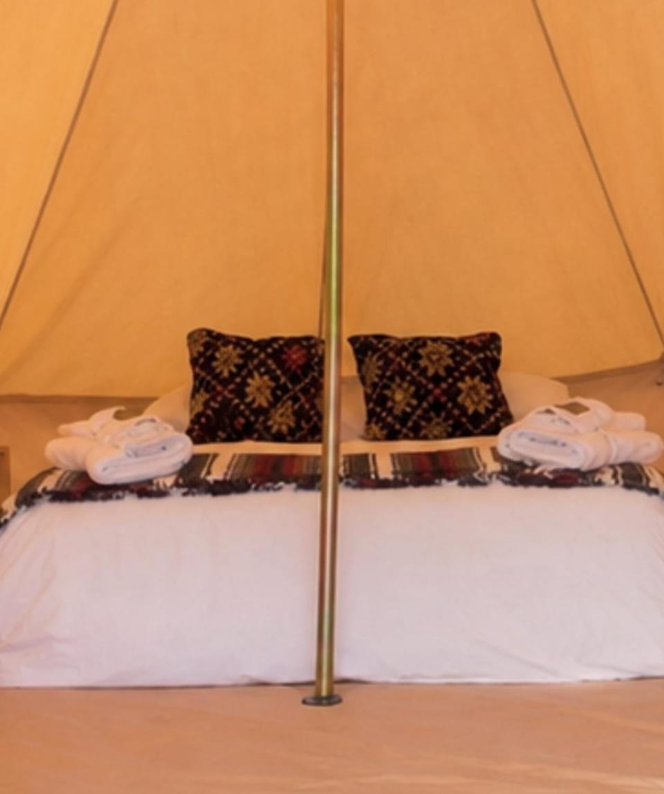 Glamping Arctic Ukuli Luxury tent in Rovaniemi