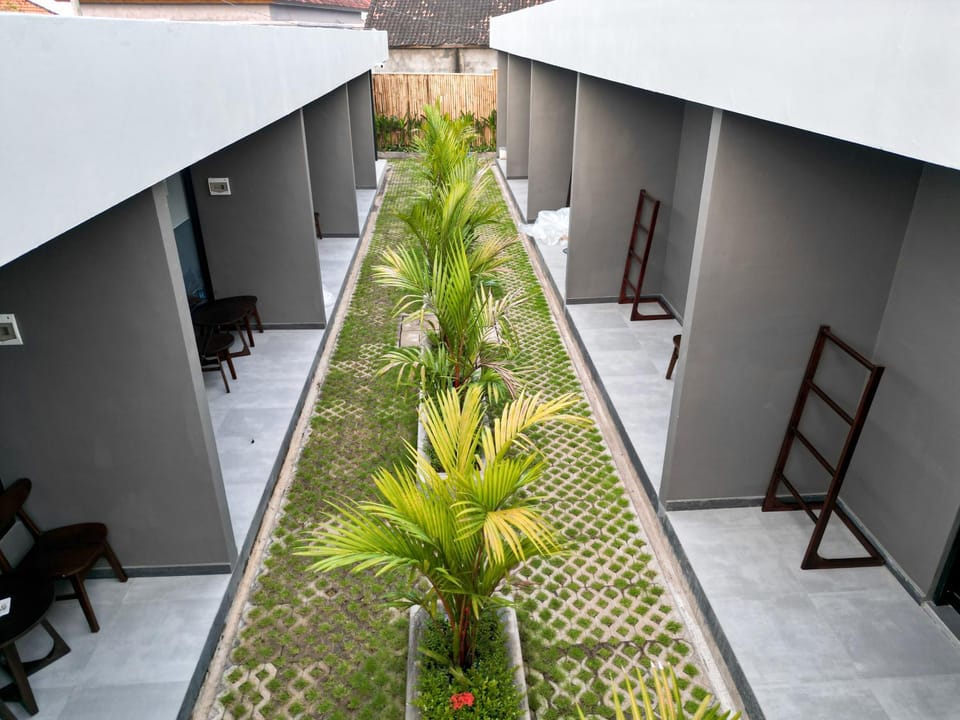 Property building, Balcony/Terrace, Garden view