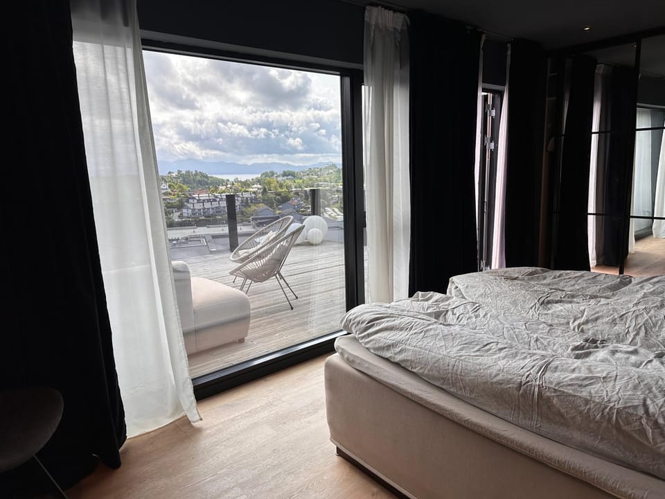 View (from property/room), Mountain view, Sea view