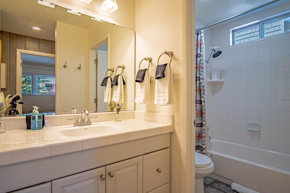 Bathroom, Bath