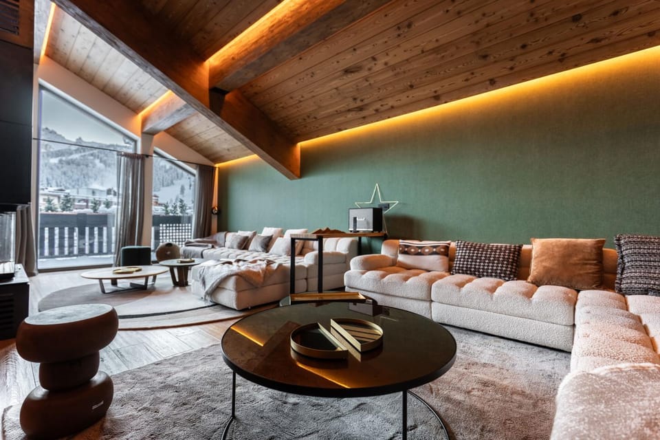 Living room, Mountain view