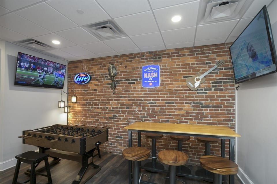 The Honky Tonk - 2 Blocks to Broadway Apartment in East Nashville