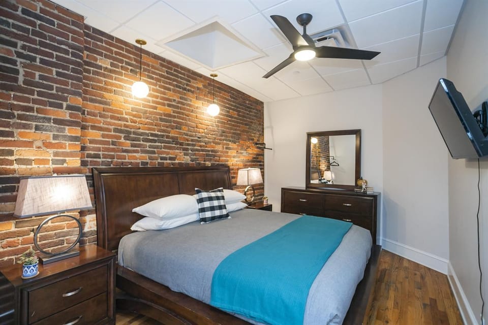 The Library-Downtown Nashville Luxury Penthouse Printers Alley Steps to Broadway Apartment in East Nashville