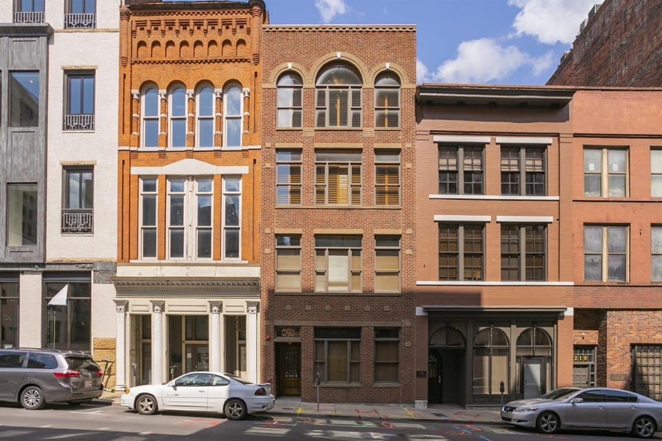The Parton Printer's Alley Nashville- 2 Blocks to Broadway Apartment in East Nashville