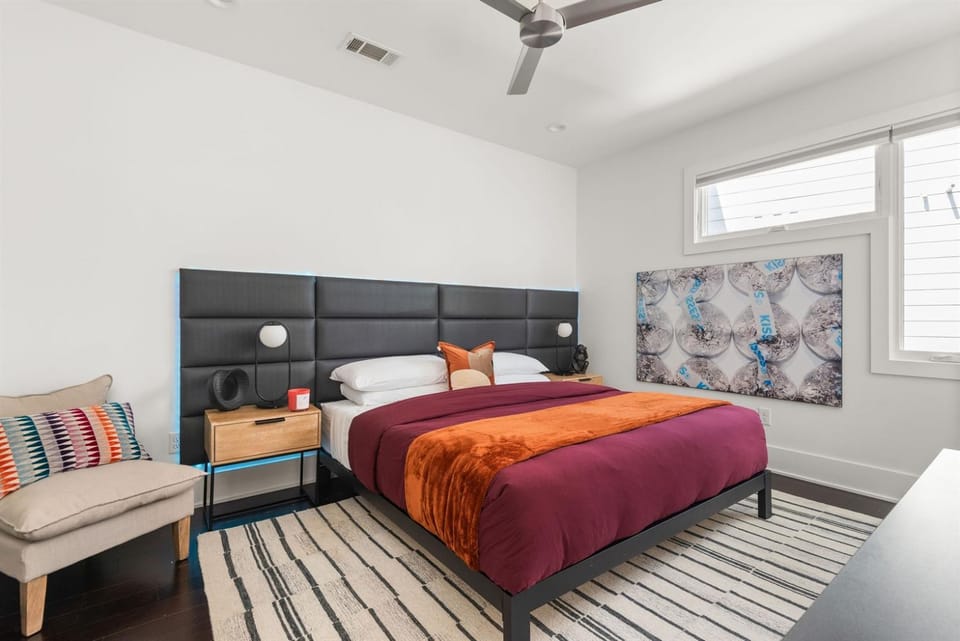 Amazing Rooftop Home walk to 12S 4th night FREE House in Nashville