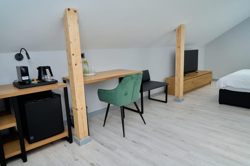 TV and multimedia, Coffee/tea facilities, minibar