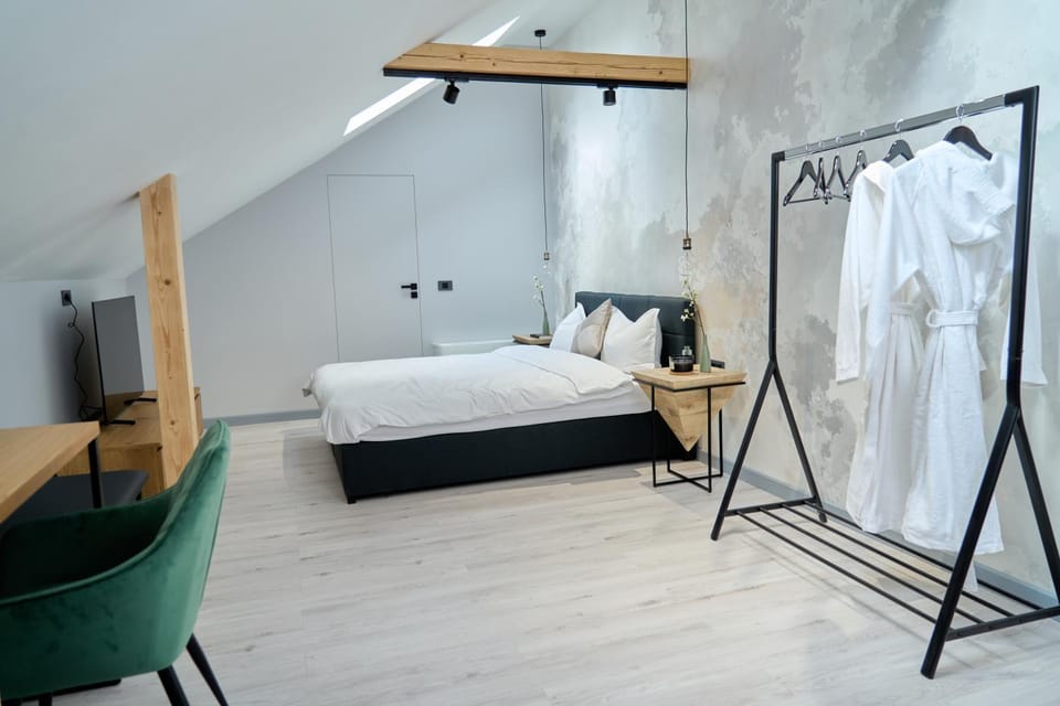 Bed, Photo of the whole room