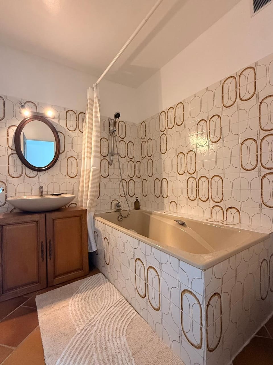 Bathroom, Bath