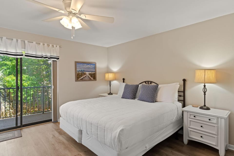 Bed, Day, Balcony/Terrace, Bedroom, furniture