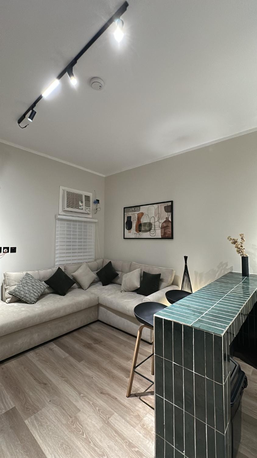 Photo of the whole room, Seating area