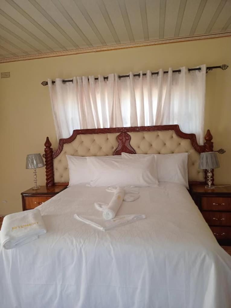 Niyonest Guesthouse Bed and Breakfast in Harare