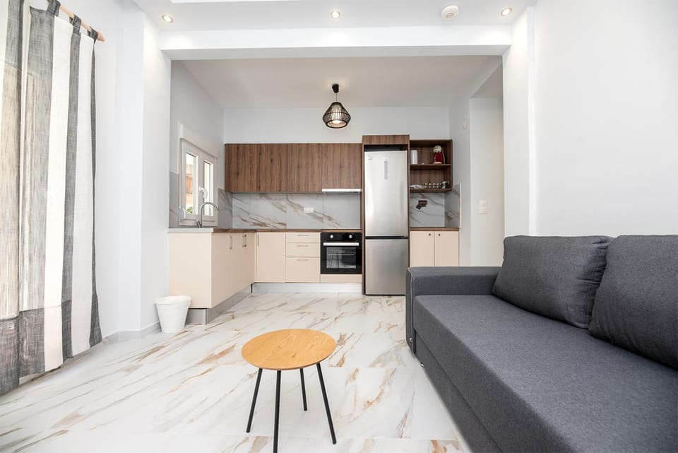 Kitchen or kitchenette, Living room, Seating area, minibar