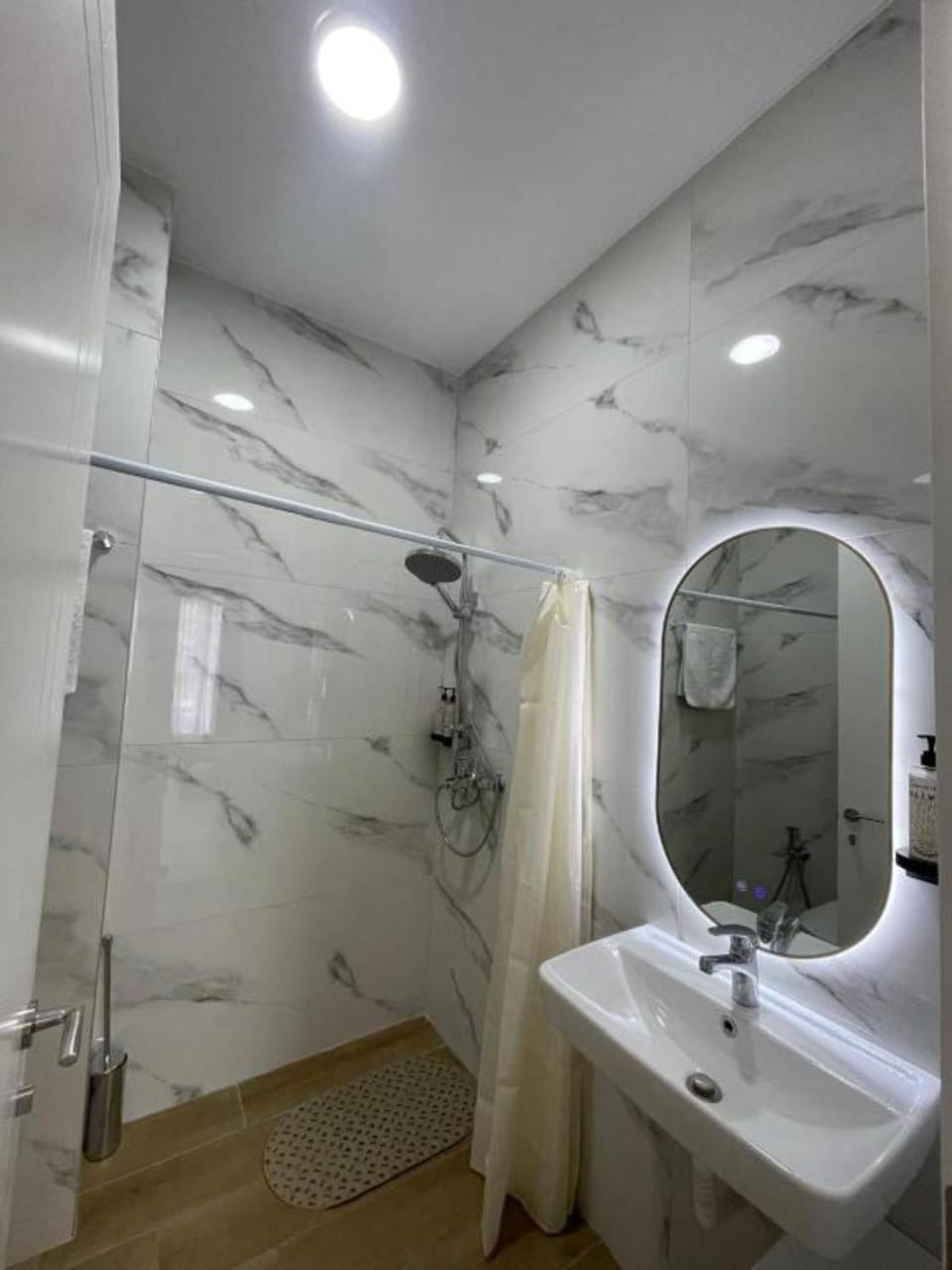 Shower, Bathroom, towels