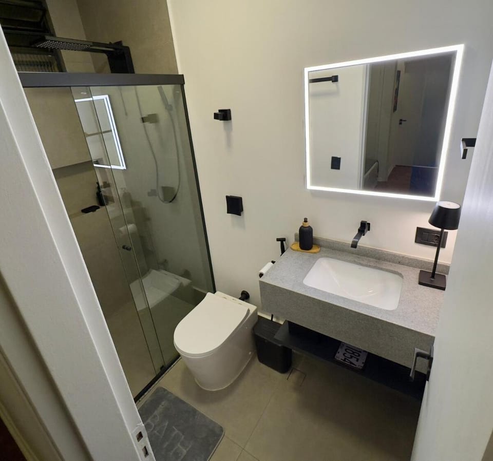 Apto Recém Reformado com Ótima Localização Apartment in Campo Grande