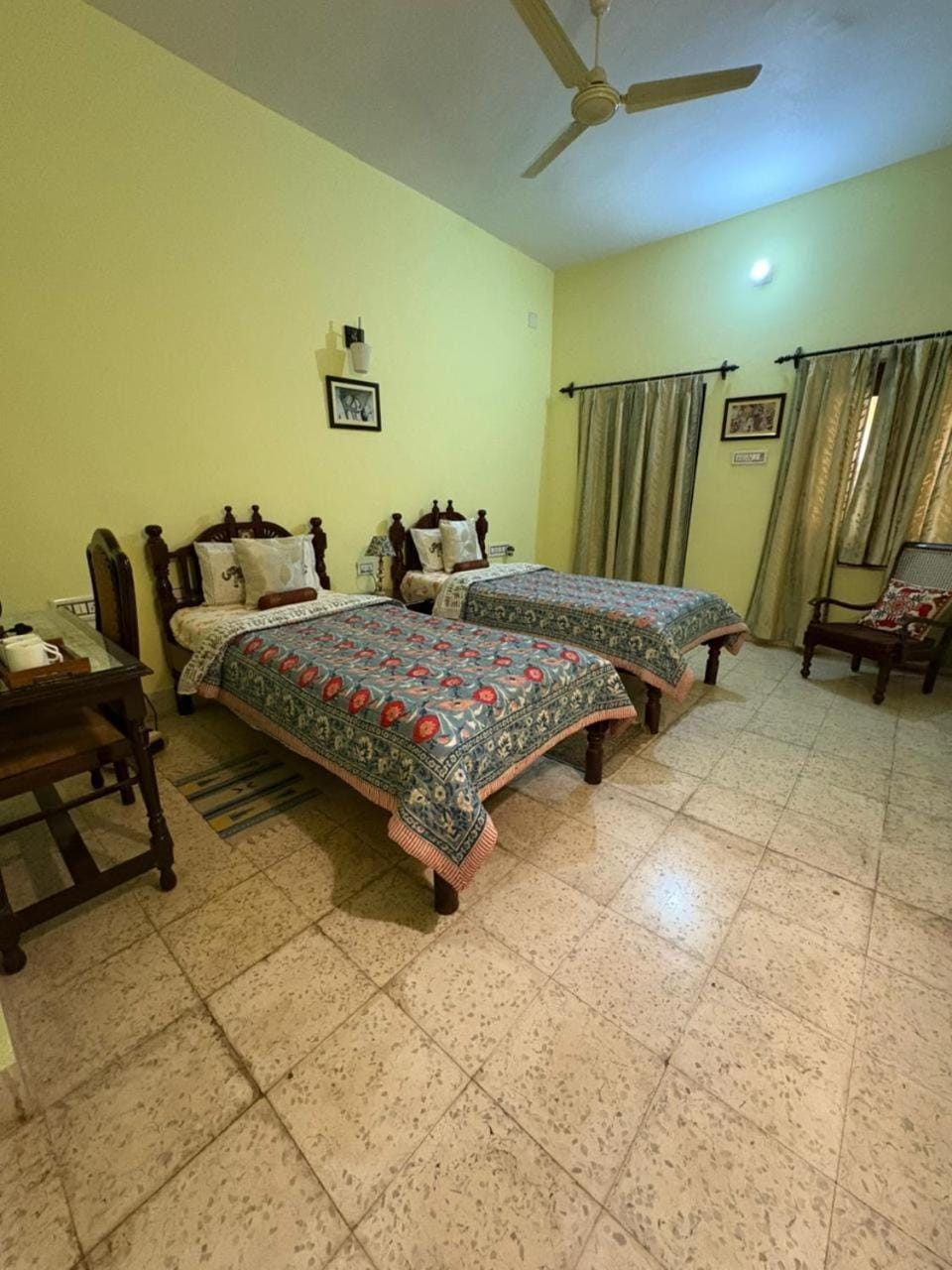 Photo of the whole room, Bedroom