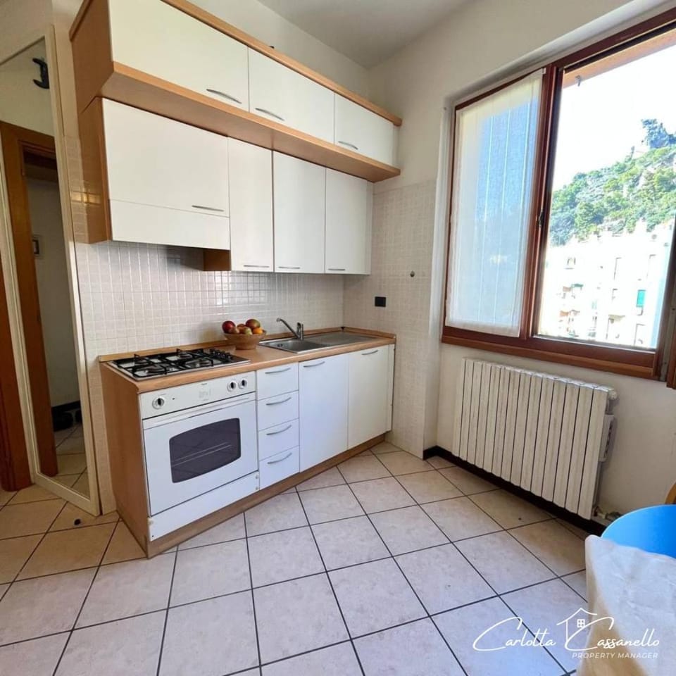 A pochi passi dal Borgo Saraceno con Posto Auto Privato Apartment in Varigotti