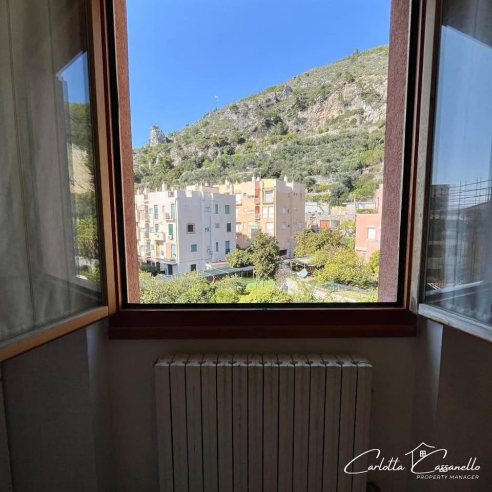 A pochi passi dal Borgo Saraceno con Posto Auto Privato Apartment in Varigotti