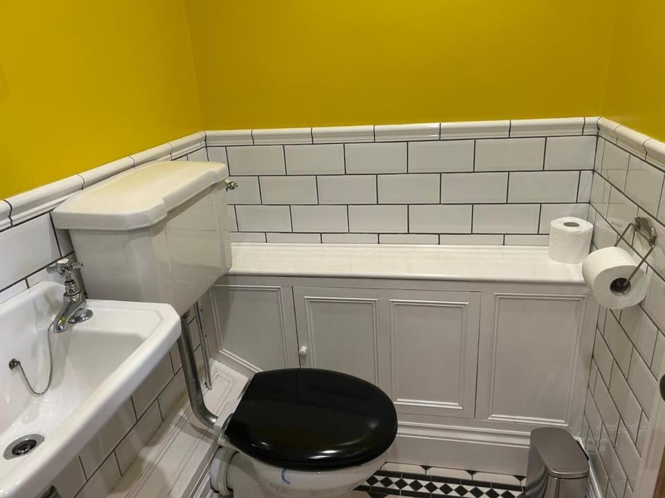 1 bed apt Sleeps 2 Oswestry Parking Garden Apartment in Oswestry