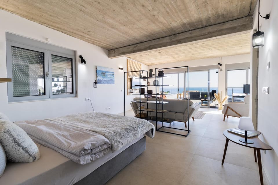 Bed, TV and multimedia, Living room, Photo of the whole room, Bedroom