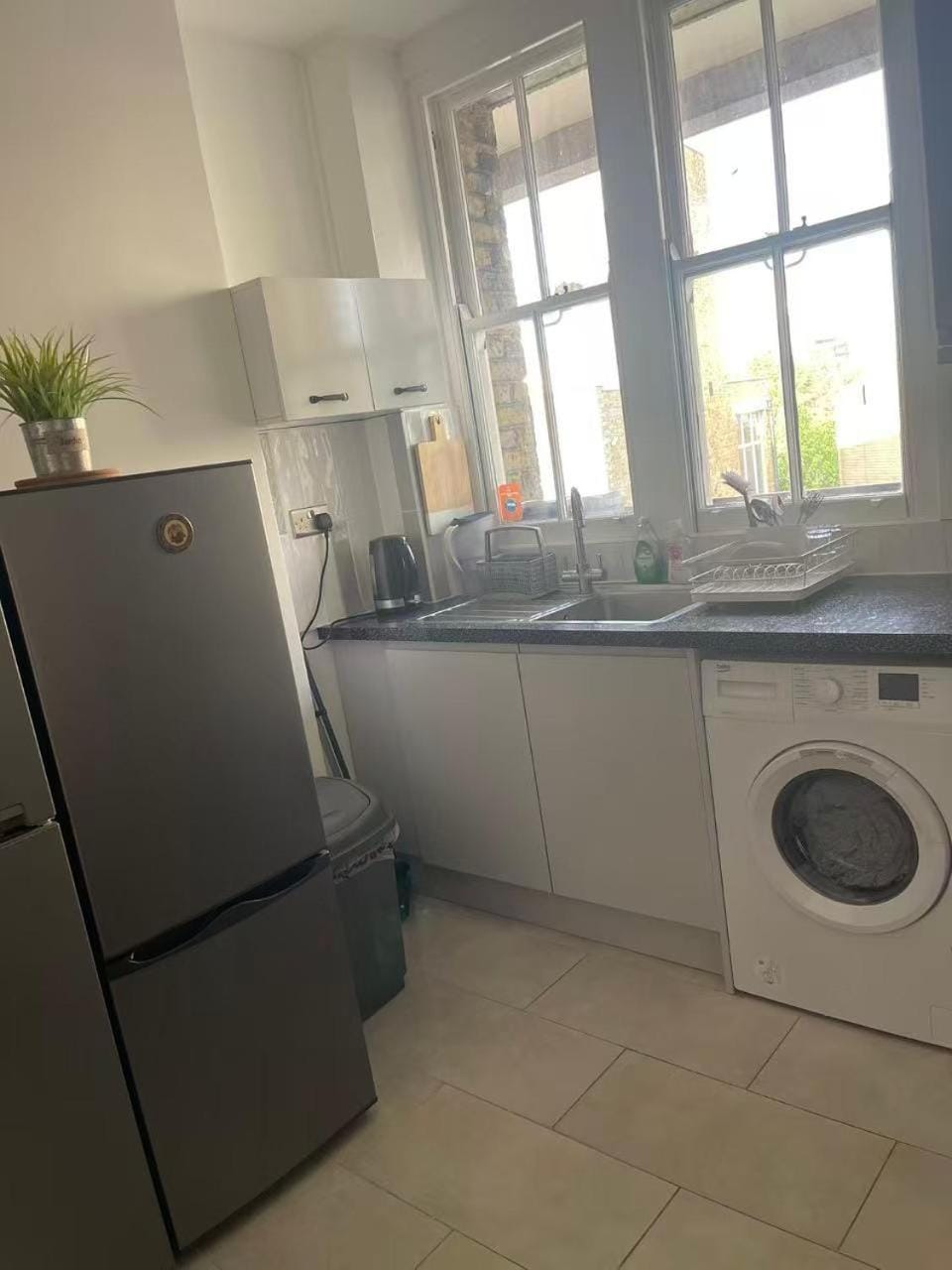 Kitchen or kitchenette, washing machine, kitchen