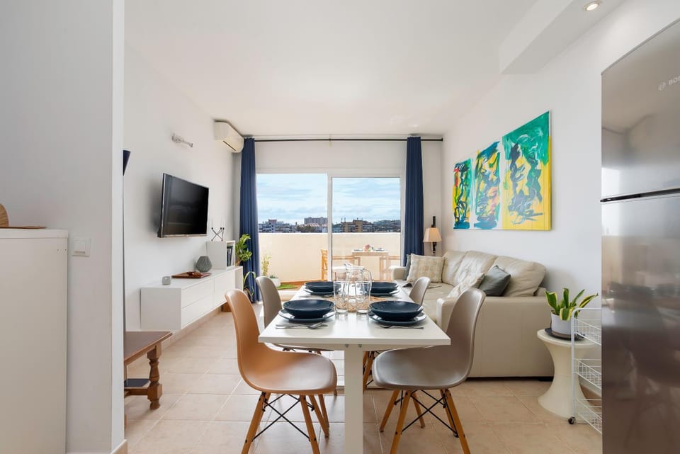 Living room, Dining area