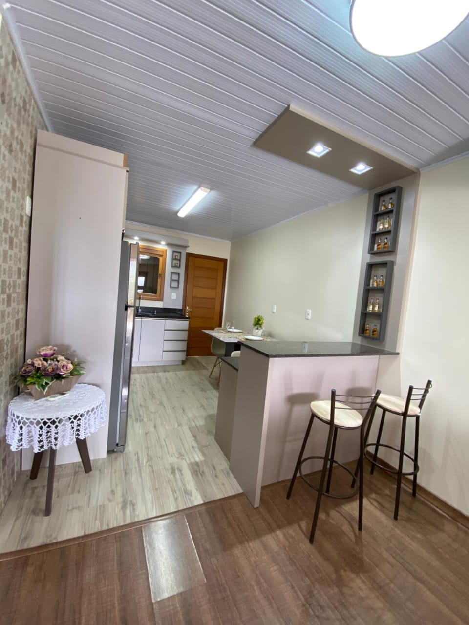 Kitchen or kitchenette, Dining area, stove