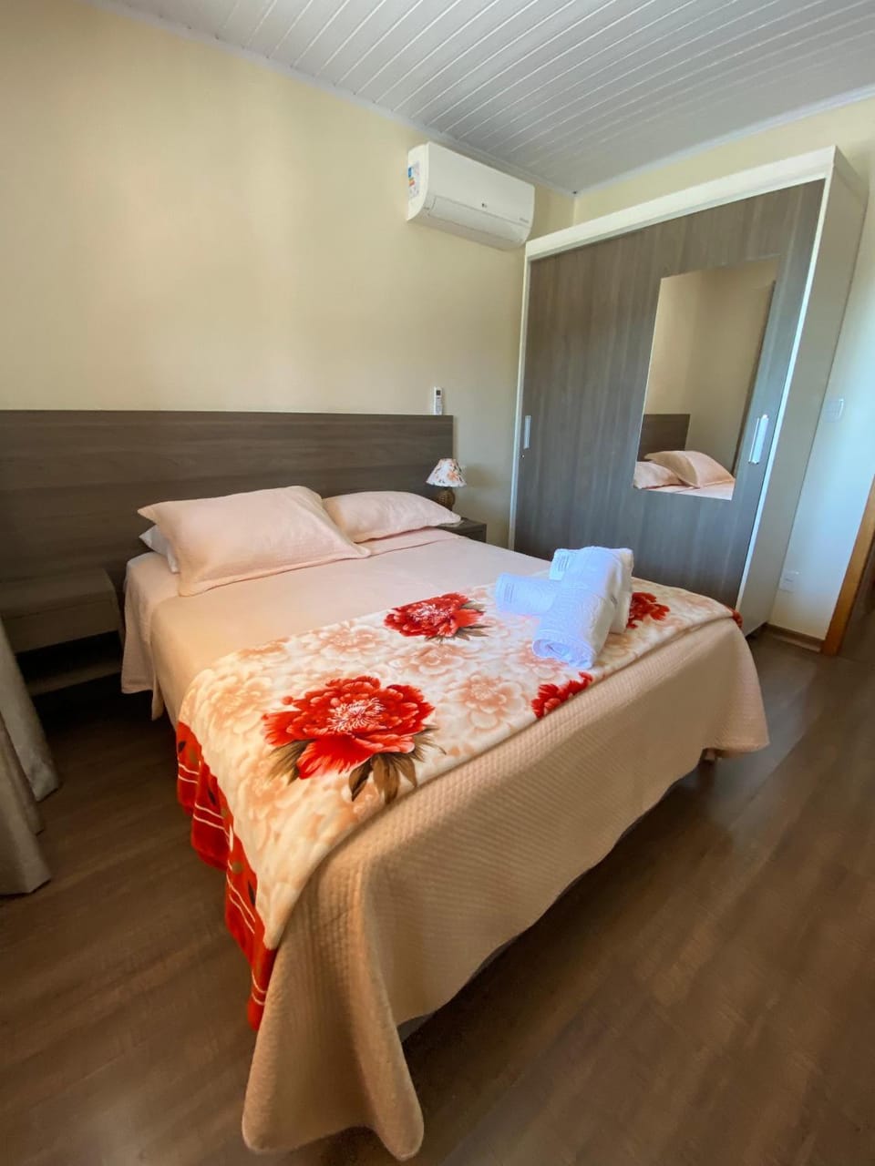 Bed, Bedroom, wardrobe
