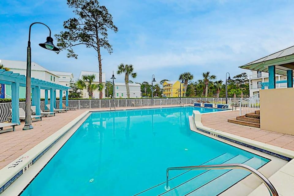 New-Build with Pool Walk to Beach House in South Walton County