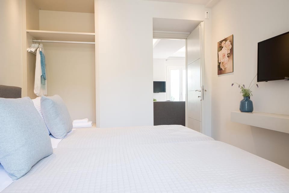 TV and multimedia, Bedroom, wardrobe