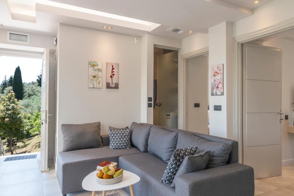Facade/entrance, Living room, Seating area