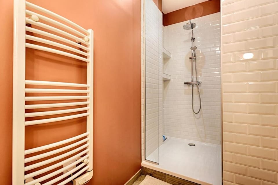 WeHost - Nuits - T2 avec cachet & vue dégagée – Croix-Rousse Lyon Apartment in Lyon