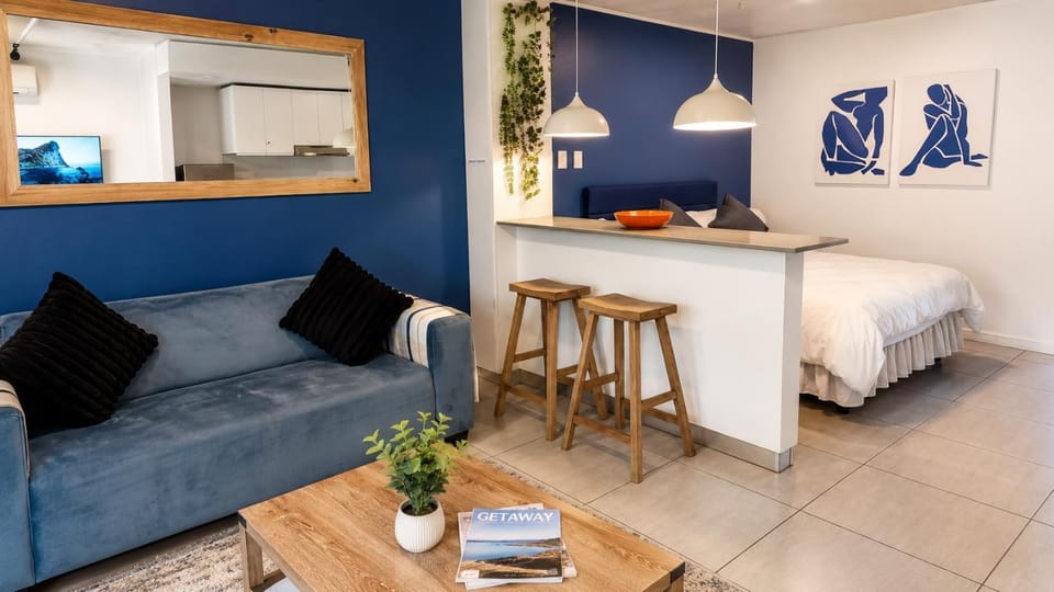 Living room, Dining area, Bedroom