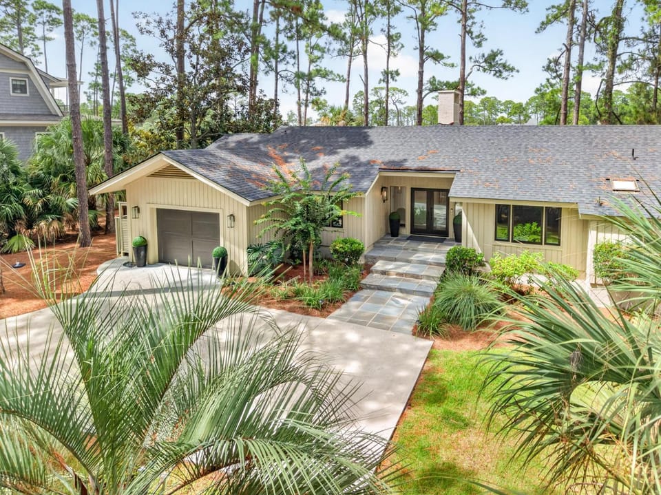 8 Gull Point Road: Sea Pines House in Hilton Head Island