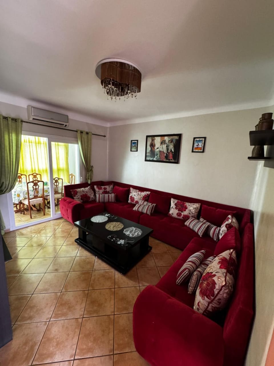 Living room, Seating area