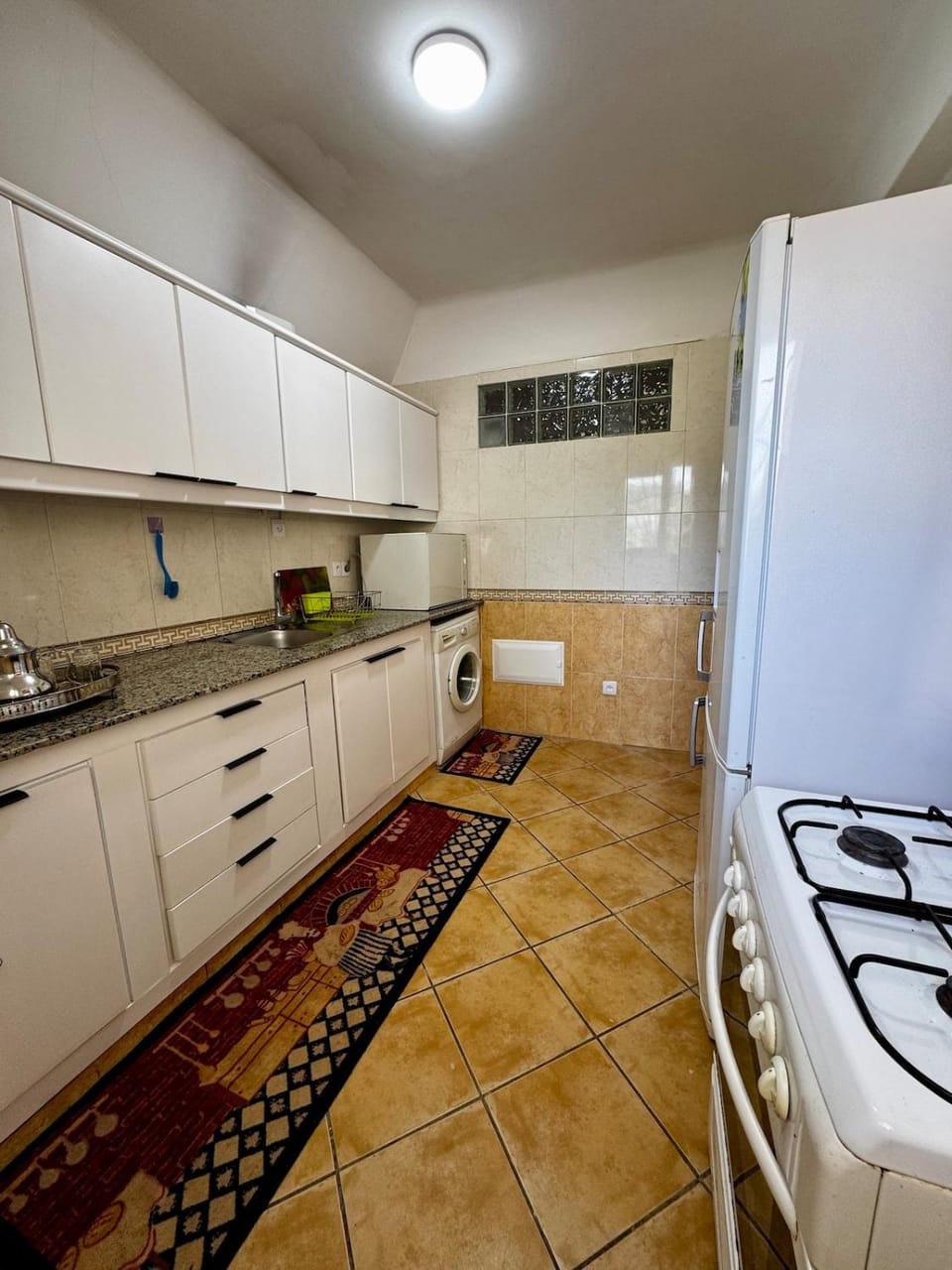 Kitchen or kitchenette, kitchen