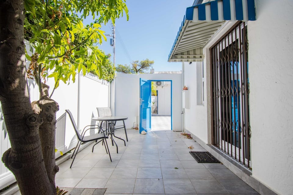 9 On Hill Luxury Self Catering Home House in Cape Town