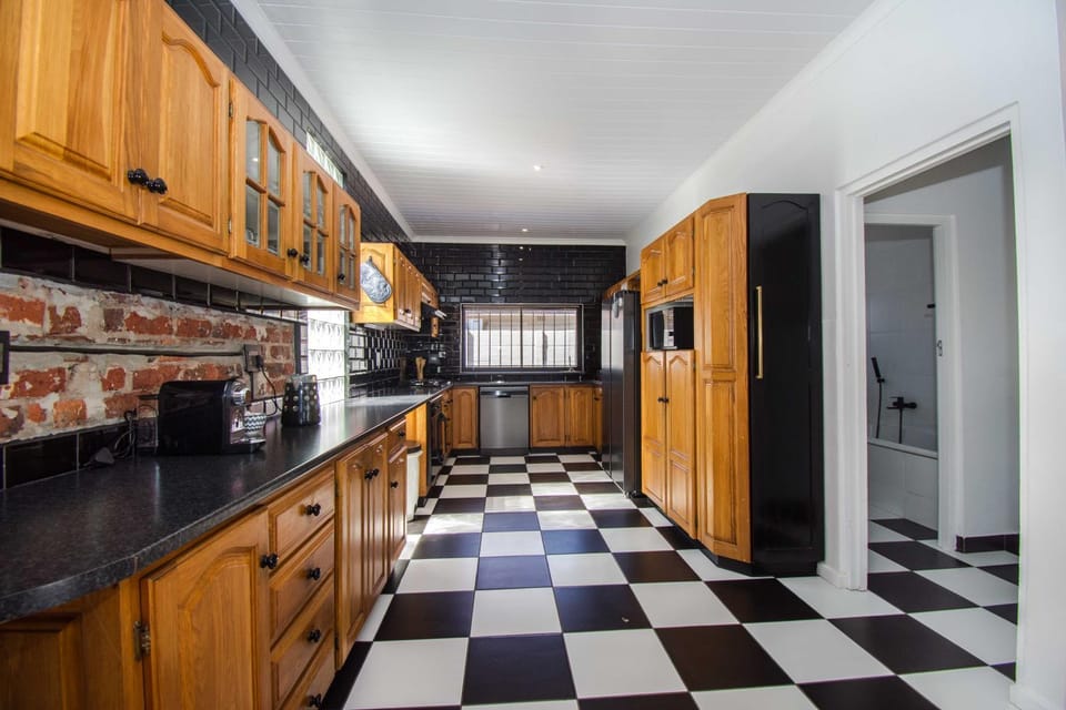 9 On Hill Luxury Self Catering Home House in Cape Town