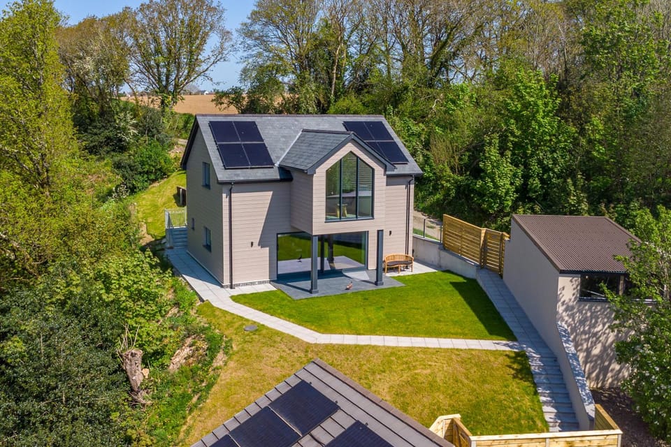 Property building, Natural landscape, Bird's eye view, Garden, Garden view