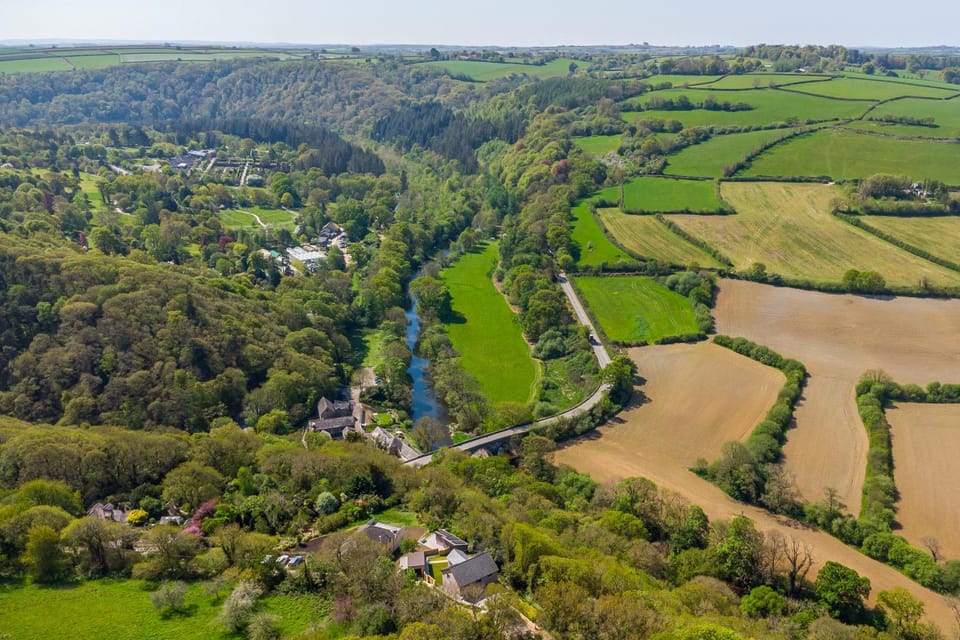 Property building, Natural landscape, Bird's eye view, Hiking, River view