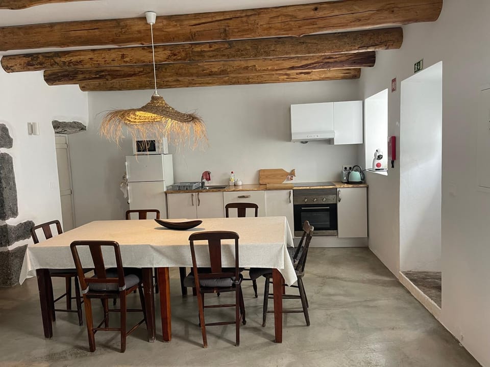Property building, Kitchen or kitchenette, Living room