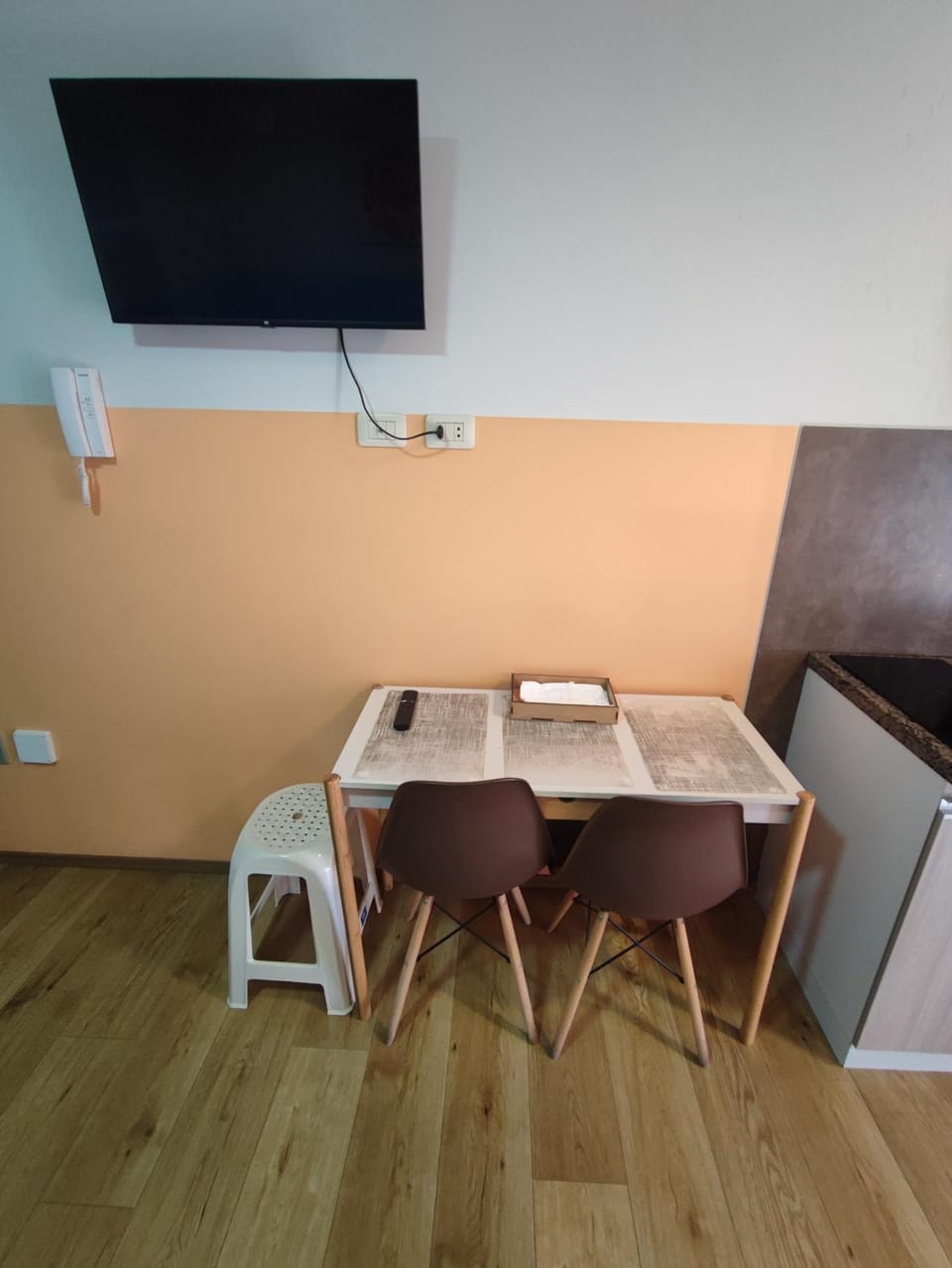 TV and multimedia, Dining area