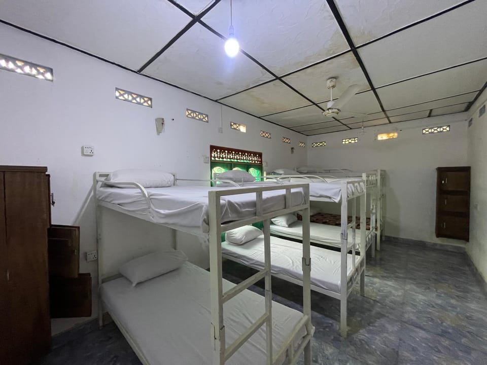 Alas bay hostel n rooms Hostel in Sri Lanka