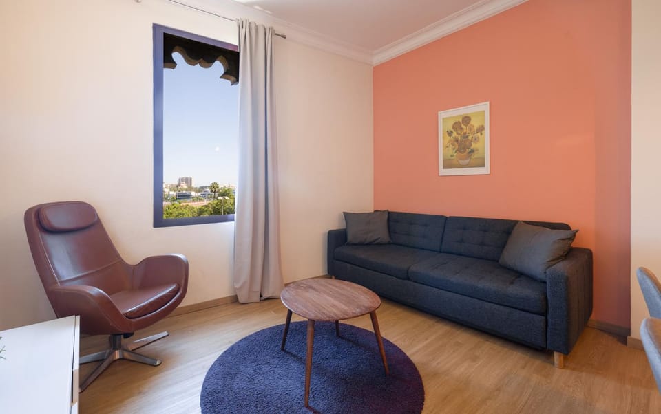 Living room, Seating area